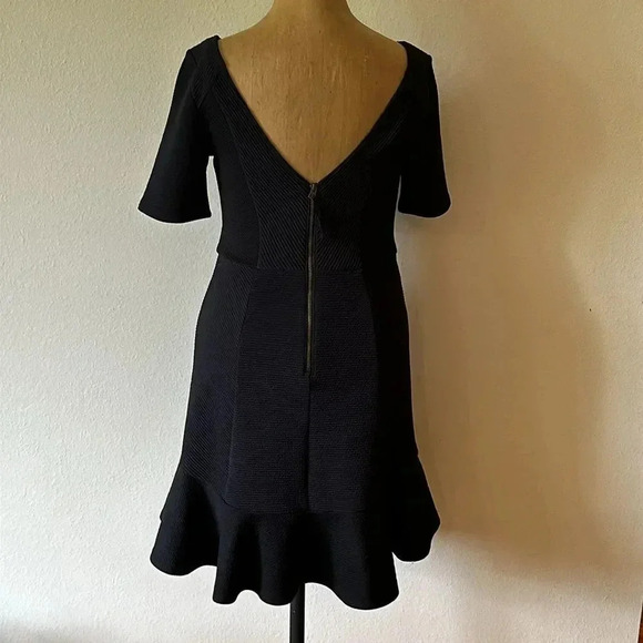 HD in Paris sz 2 little black dress, cap sleeves, back zip with ruffle bottom - Picture 4 of 9